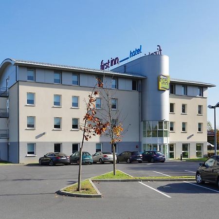 First Inn Hotel Paris Sud Лез-Юлис Экстерьер фото