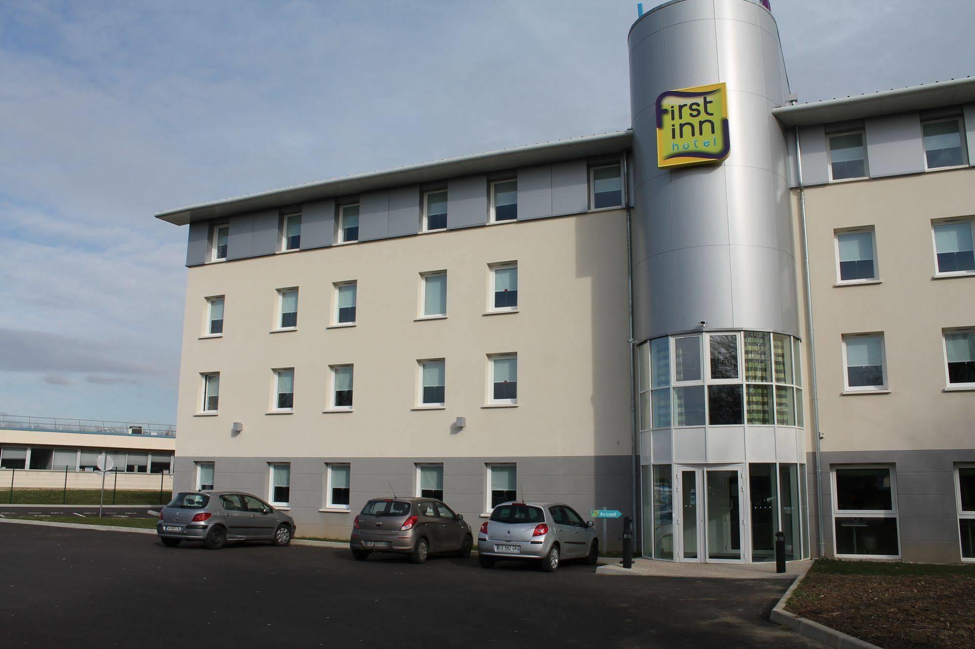 First Inn Hotel Paris Sud Лез-Юлис Экстерьер фото