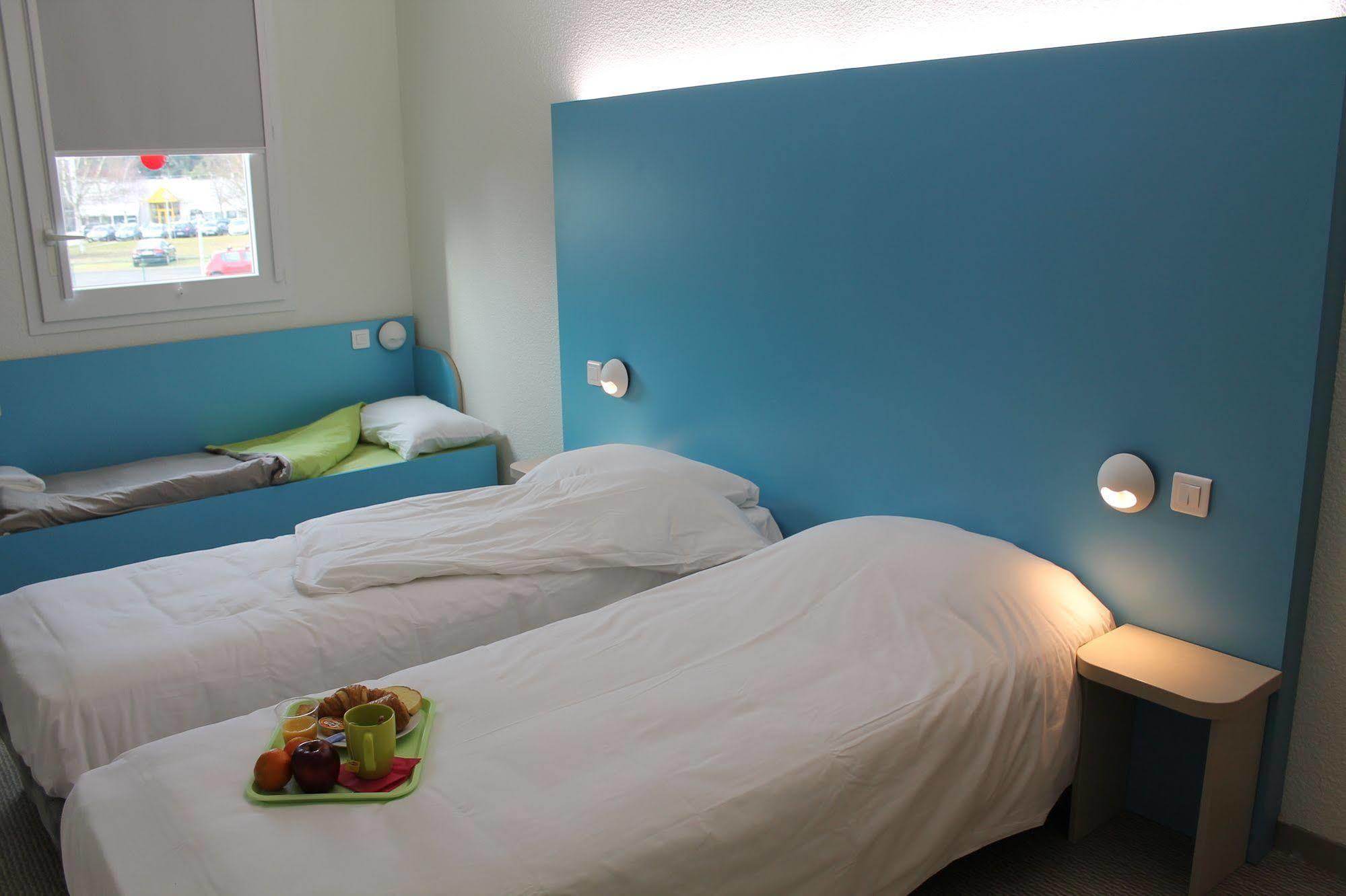 First Inn Hotel Paris Sud Лез-Юлис Экстерьер фото