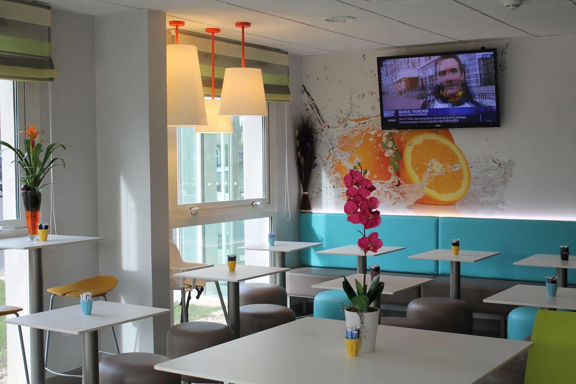 First Inn Hotel Paris Sud Лез-Юлис Экстерьер фото