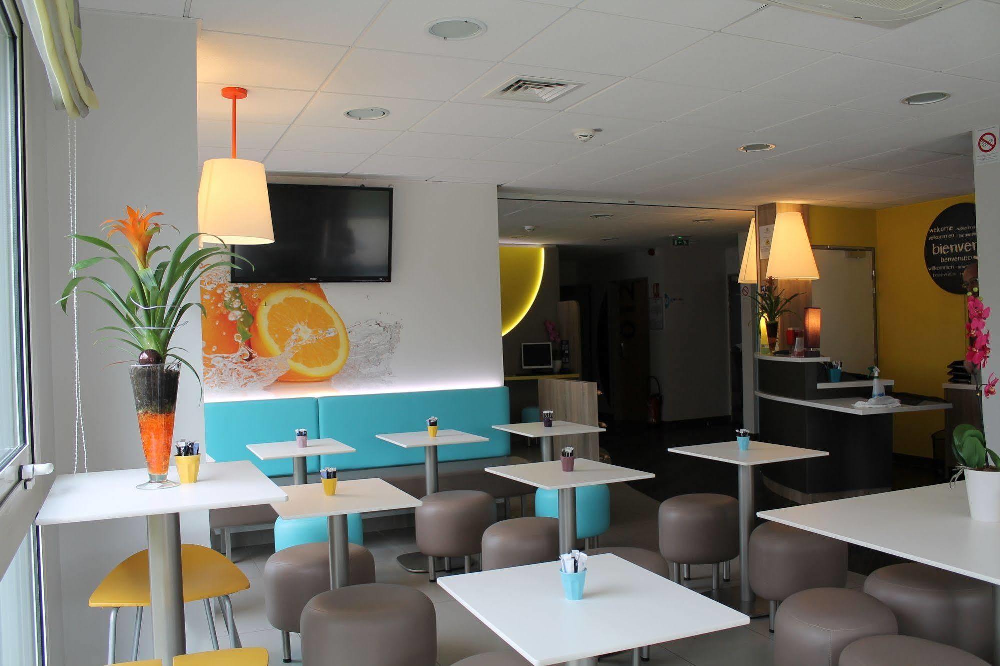 First Inn Hotel Paris Sud Лез-Юлис Экстерьер фото