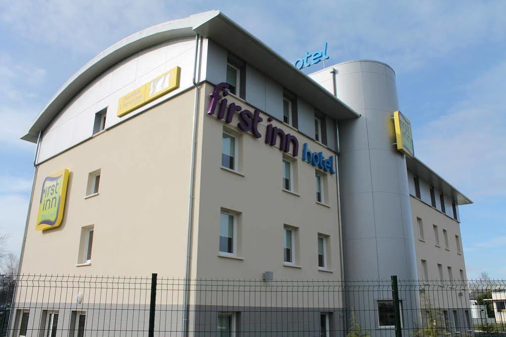 First Inn Hotel Paris Sud Лез-Юлис Экстерьер фото