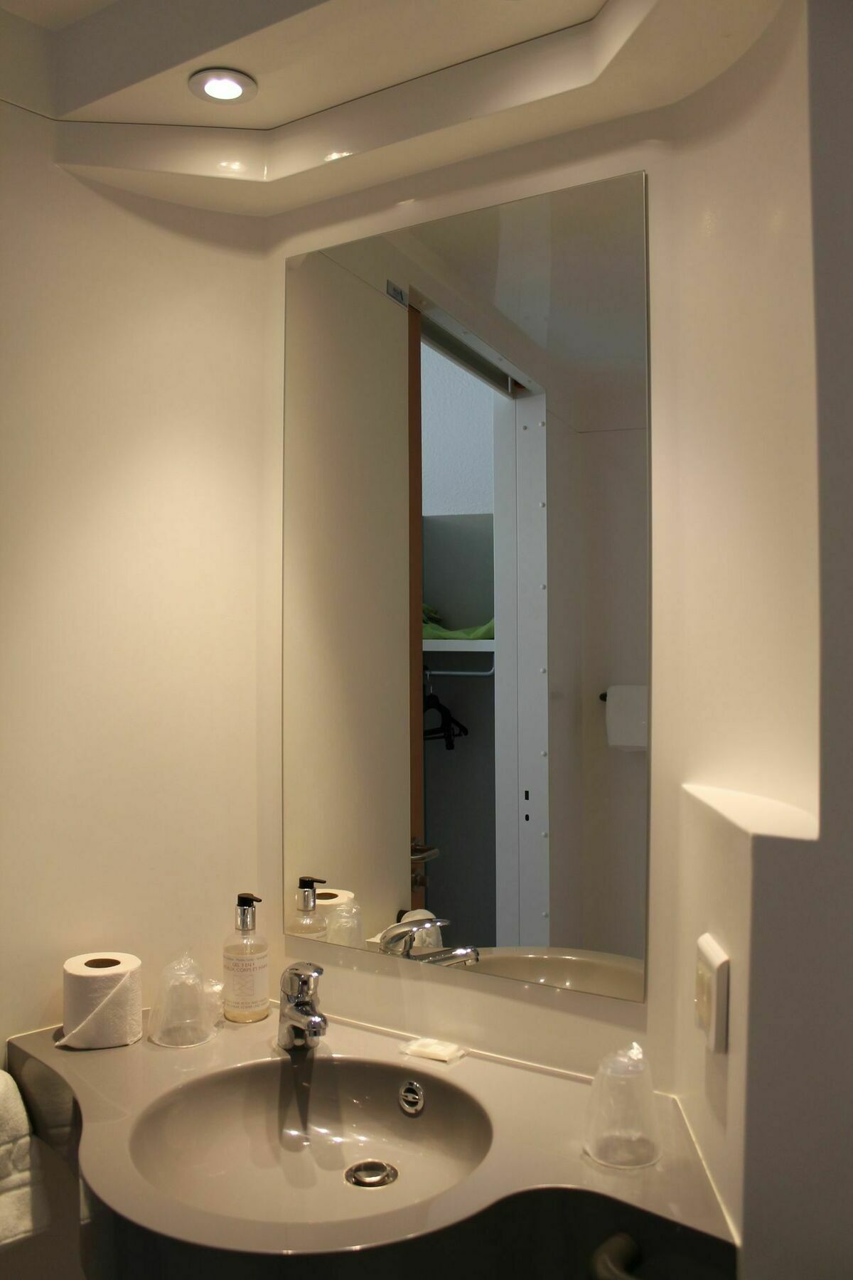 First Inn Hotel Paris Sud Лез-Юлис Экстерьер фото