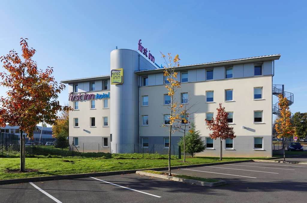First Inn Hotel Paris Sud Лез-Юлис Экстерьер фото